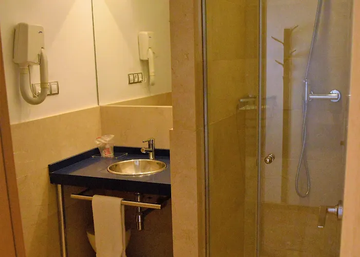 Miramar Hotel 2*
