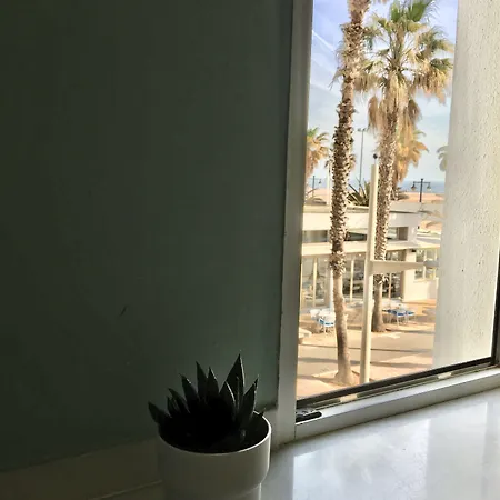 מלון Miramar 2*